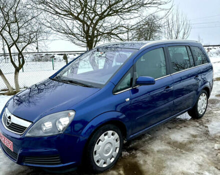 Синий Опель Зафира, объемом двигателя 2.2 л и пробегом 200 тыс. км за 4600 $, фото 1 на Automoto.ua