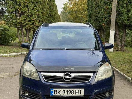 Опель Зафира 2008 в Ровно на Automoto.ua Синий Опель Зафира, объемом двигателя 1.91 л и пробегом 330 тыс. км за 5200 $, фото 1 на Automoto.ua