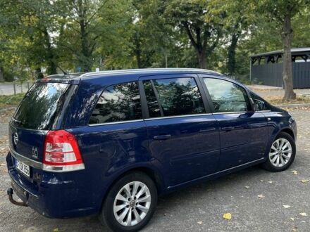 Синий Опель Зафира, объемом двигателя 1.8 л и пробегом 240 тыс. км за 4800 $, фото 1 на Automoto.ua