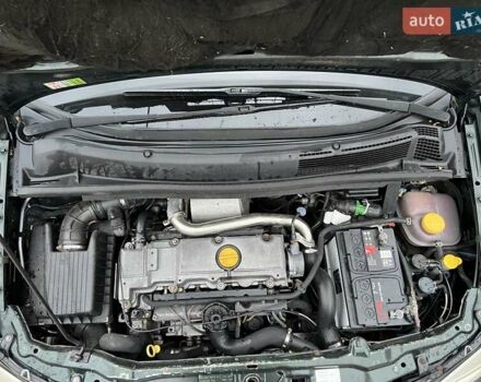 Зеленый Опель Зафира, объемом двигателя 2 л и пробегом 397 тыс. км за 3300 $, фото 26 на Automoto.ua