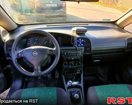 Зеленый Опель Зафира, объемом двигателя 1.6 л и пробегом 200 тыс. км за 3000 $, фото 1 на Automoto.ua