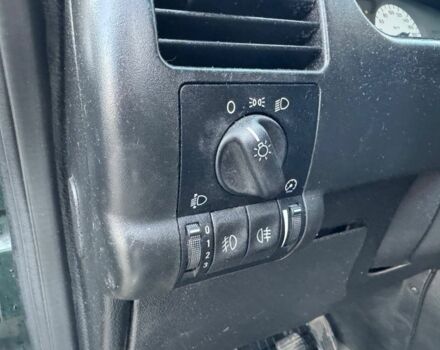 Зеленый Опель Зафира, объемом двигателя 2 л и пробегом 345 тыс. км за 3500 $, фото 13 на Automoto.ua