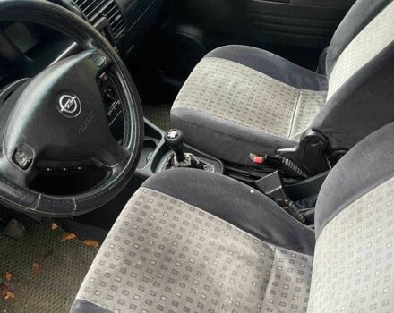 Зеленый Опель Зафира, объемом двигателя 2 л и пробегом 300 тыс. км за 2247 $, фото 8 на Automoto.ua