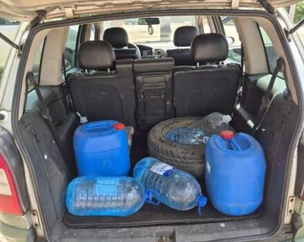 Зеленый Опель Зафира, объемом двигателя 2.2 л и пробегом 400 тыс. км за 2500 $, фото 5 на Automoto.ua