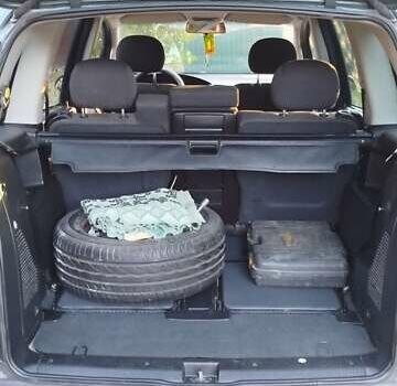 Зеленый Опель Зафира, объемом двигателя 1.6 л и пробегом 193 тыс. км за 5200 $, фото 16 на Automoto.ua