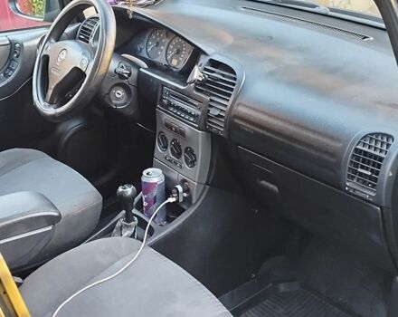 Зелений Опель Зафіра, об'ємом двигуна 1.6 л та пробігом 193 тис. км за 5200 $, фото 9 на Automoto.ua