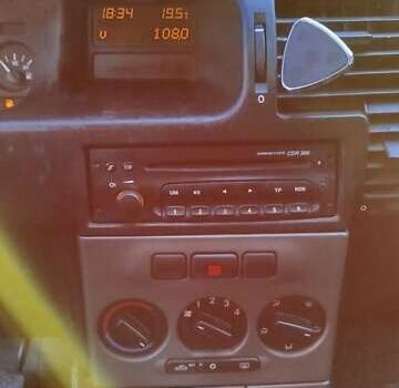 Зеленый Опель Зафира, объемом двигателя 1.6 л и пробегом 193 тыс. км за 5200 $, фото 19 на Automoto.ua