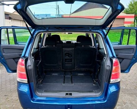 Зеленый Опель Зафира, объемом двигателя 2.2 л и пробегом 303 тыс. км за 4500 $, фото 5 на Automoto.ua