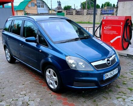 Зеленый Опель Зафира, объемом двигателя 2.2 л и пробегом 303 тыс. км за 4500 $, фото 3 на Automoto.ua