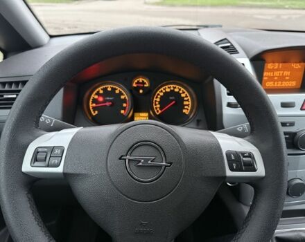 Зеленый Опель Зафира, объемом двигателя 1.6 л и пробегом 222 тыс. км за 6500 $, фото 9 на Automoto.ua