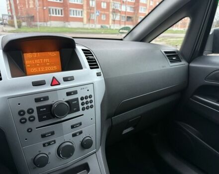 Зеленый Опель Зафира, объемом двигателя 1.6 л и пробегом 222 тыс. км за 6500 $, фото 10 на Automoto.ua