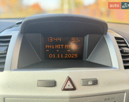 Зеленый Опель Зафира, объемом двигателя 1.6 л и пробегом 222 тыс. км за 7000 $, фото 32 на Automoto.ua