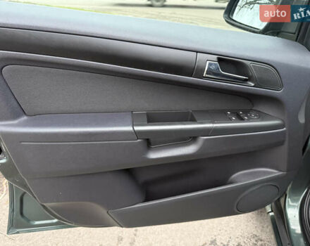 Зеленый Опель Зафира, объемом двигателя 1.6 л и пробегом 222 тыс. км за 6500 $, фото 12 на Automoto.ua