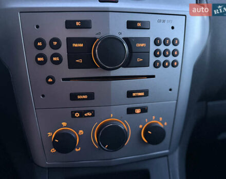 Зелений Опель Зафіра, об'ємом двигуна 1.6 л та пробігом 222 тис. км за 6700 $, фото 21 на Automoto.ua
