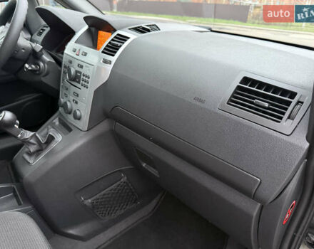 Зеленый Опель Зафира, объемом двигателя 1.6 л и пробегом 222 тыс. км за 6500 $, фото 26 на Automoto.ua