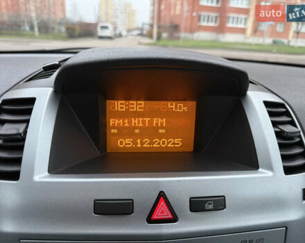 Зеленый Опель Зафира, объемом двигателя 1.6 л и пробегом 222 тыс. км за 6500 $, фото 21 на Automoto.ua