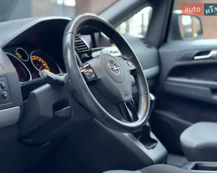 Зеленый Опель Зафира, объемом двигателя 1.7 л и пробегом 200 тыс. км за 5700 $, фото 29 на Automoto.ua