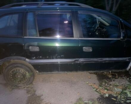 Зеленый Опель Зафира, объемом двигателя 2 л и пробегом 250 тыс. км за 1150 $, фото 1 на Automoto.ua