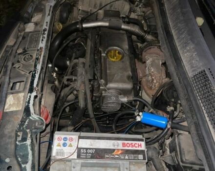 Зеленый Опель Зафира, объемом двигателя 2 л и пробегом 250 тыс. км за 1150 $, фото 4 на Automoto.ua