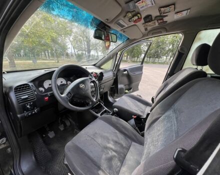 Зеленый Опель Зафира, объемом двигателя 2.2 л и пробегом 320 тыс. км за 115000 $, фото 3 на Automoto.ua