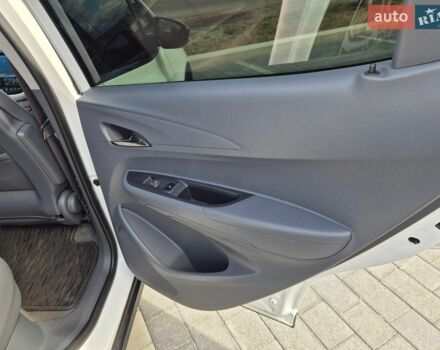 Белый Опель Ampera-e, объемом двигателя 0 л и пробегом 119 тыс. км за 14800 $, фото 17 на Automoto.ua
