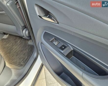 Белый Опель Ampera-e, объемом двигателя 0 л и пробегом 119 тыс. км за 14800 $, фото 16 на Automoto.ua