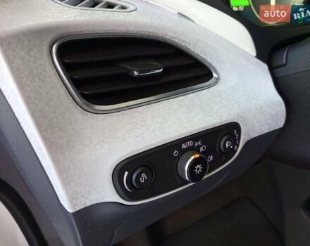 Білий Опель Ampera-e, об'ємом двигуна 0 л та пробігом 51 тис. км за 16000 $, фото 14 на Automoto.ua