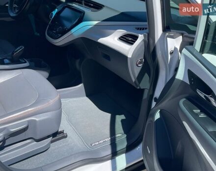 Белый Опель Ampera-e, объемом двигателя 0 л и пробегом 112 тыс. км за 15750 $, фото 6 на Automoto.ua