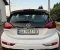 Белый Опель Ampera-e, объемом двигателя 0 л и пробегом 178 тыс. км за 14500 $, фото 5 на Automoto.ua