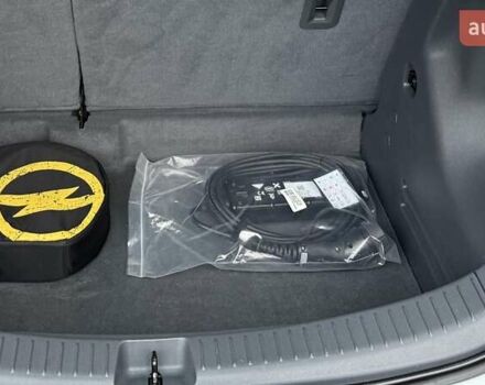 Белый Опель Ampera-e, объемом двигателя 0 л и пробегом 71 тыс. км за 14350 $, фото 58 на Automoto.ua