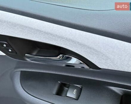 Белый Опель Ampera-e, объемом двигателя 0 л и пробегом 71 тыс. км за 14350 $, фото 121 на Automoto.ua