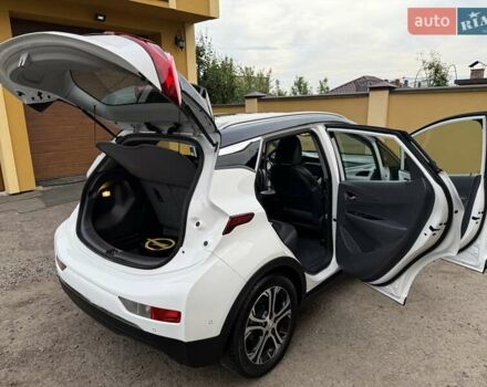 Белый Опель Ampera-e, объемом двигателя 0 л и пробегом 71 тыс. км за 14350 $, фото 59 на Automoto.ua