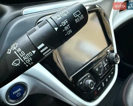 Белый Опель Ampera-e, объемом двигателя 0 л и пробегом 71 тыс. км за 14350 $, фото 90 на Automoto.ua