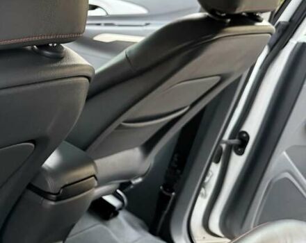 Белый Опель Ampera-e, объемом двигателя 0 л и пробегом 71 тыс. км за 14350 $, фото 55 на Automoto.ua