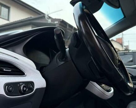 Белый Опель Ampera-e, объемом двигателя 0 л и пробегом 71 тыс. км за 14350 $, фото 69 на Automoto.ua