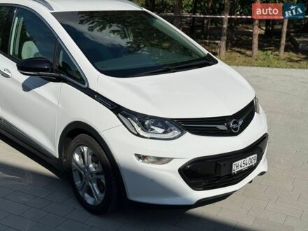Белый Опель Ampera-e, объемом двигателя 0 л и пробегом 120 тыс. км за 12200 $, фото 1 на Automoto.ua