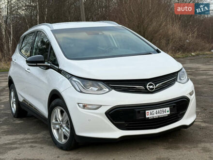 Белый Опель Ampera-e, объемом двигателя 0 л и пробегом 58 тыс. км за 15450 $, фото 1 на Automoto.ua