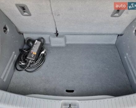 Черный Опель Ampera-e, объемом двигателя 0 л и пробегом 52 тыс. км за 15850 $, фото 27 на Automoto.ua