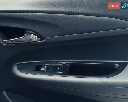 Красный Опель Ampera-e, объемом двигателя 0 л и пробегом 88 тыс. км за 14499 $, фото 43 на Automoto.ua