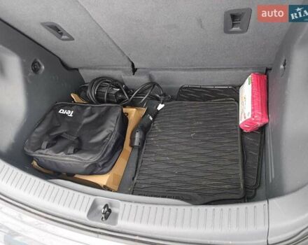 Серый Опель Ampera-e, объемом двигателя 0 л и пробегом 103 тыс. км за 16000 $, фото 13 на Automoto.ua