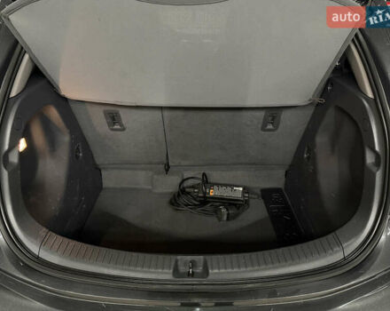 Серый Опель Ampera-e, объемом двигателя 0 л и пробегом 162 тыс. км за 13900 $, фото 7 на Automoto.ua