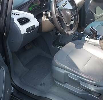 Серый Опель Ampera-e, объемом двигателя 0 л и пробегом 93 тыс. км за 15450 $, фото 11 на Automoto.ua