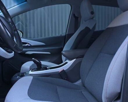 Серый Опель Ampera-e, объемом двигателя 0 л и пробегом 11 тыс. км за 18200 $, фото 19 на Automoto.ua