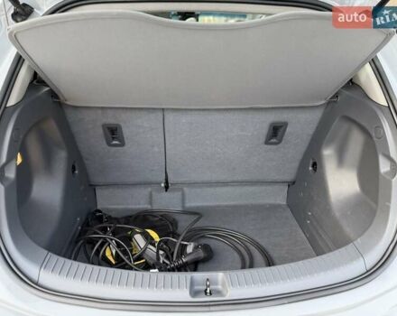 Серый Опель Ampera-e, объемом двигателя 0 л и пробегом 85 тыс. км за 14950 $, фото 36 на Automoto.ua