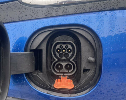 Синий Опель Ampera-e, объемом двигателя 0 л и пробегом 90 тыс. км за 15113 $, фото 7 на Automoto.ua