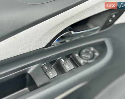 Синий Опель Ampera-e, объемом двигателя 0 л и пробегом 135 тыс. км за 15300 $, фото 51 на Automoto.ua