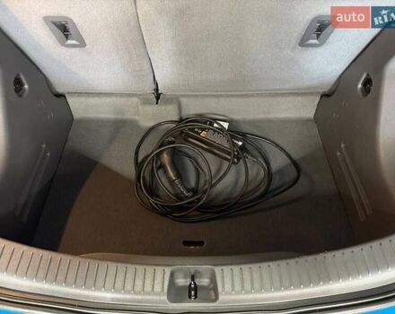 Синий Опель Ampera-e, объемом двигателя 0 л и пробегом 208 тыс. км за 14400 $, фото 4 на Automoto.ua