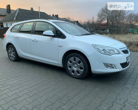 Опель Astra Sports Tourer, объемом двигателя 1.7 л и пробегом 214 тыс. км за 7700 $, фото 7 на Automoto.ua