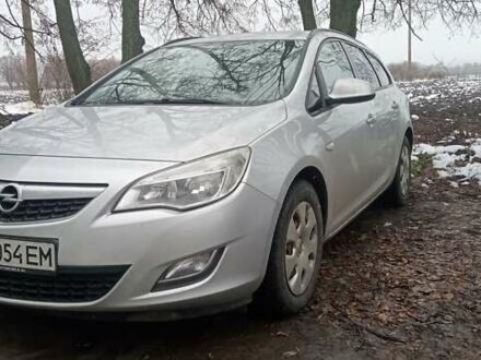 Опель Astra Sports Tourer 2011 у Вінниці на Automoto.ua Сірий Опель Astra Sports Tourer, об'ємом двигуна 1.7 л та пробігом 200 тис. км за 8200 $, фото 1 на Automoto.ua