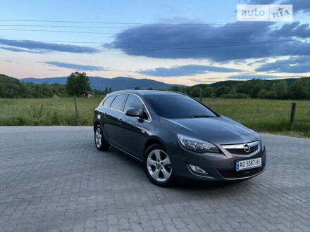 Серый Опель Astra Sports Tourer, объемом двигателя 1.7 л и пробегом 225 тыс. км за 7800 $, фото 1 на Automoto.ua